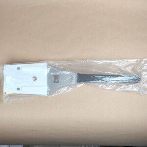 NIP Barbecue Turner #2692 Pampered Chef Retired Long Handled Grill Spatula NEW